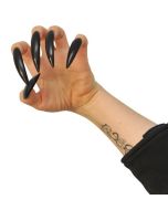 Ongles longs noirs de sorcière