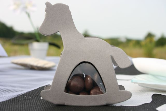 cheval a bascule gris
